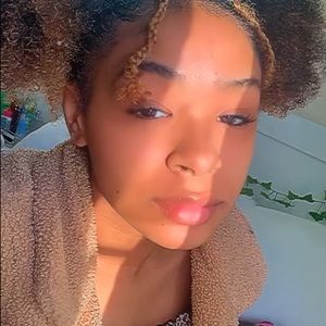 Meet your Posher, Amber